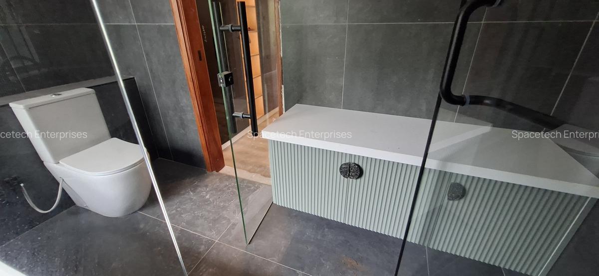 4 Bed House with En Suite in Muthaiga - 5