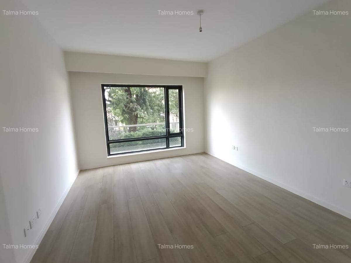 2 Bed Apartment with Swimming Pool at Riverside Drive - 19