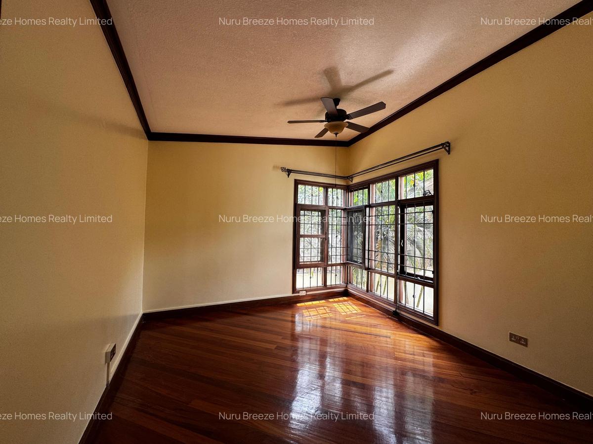 3 Bed Townhouse with En Suite in Hill View - 8