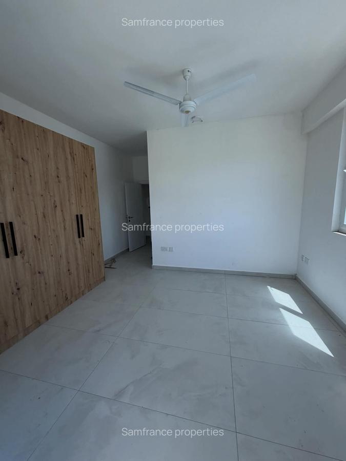 2 Bed Apartment with En Suite at Links Road - 13