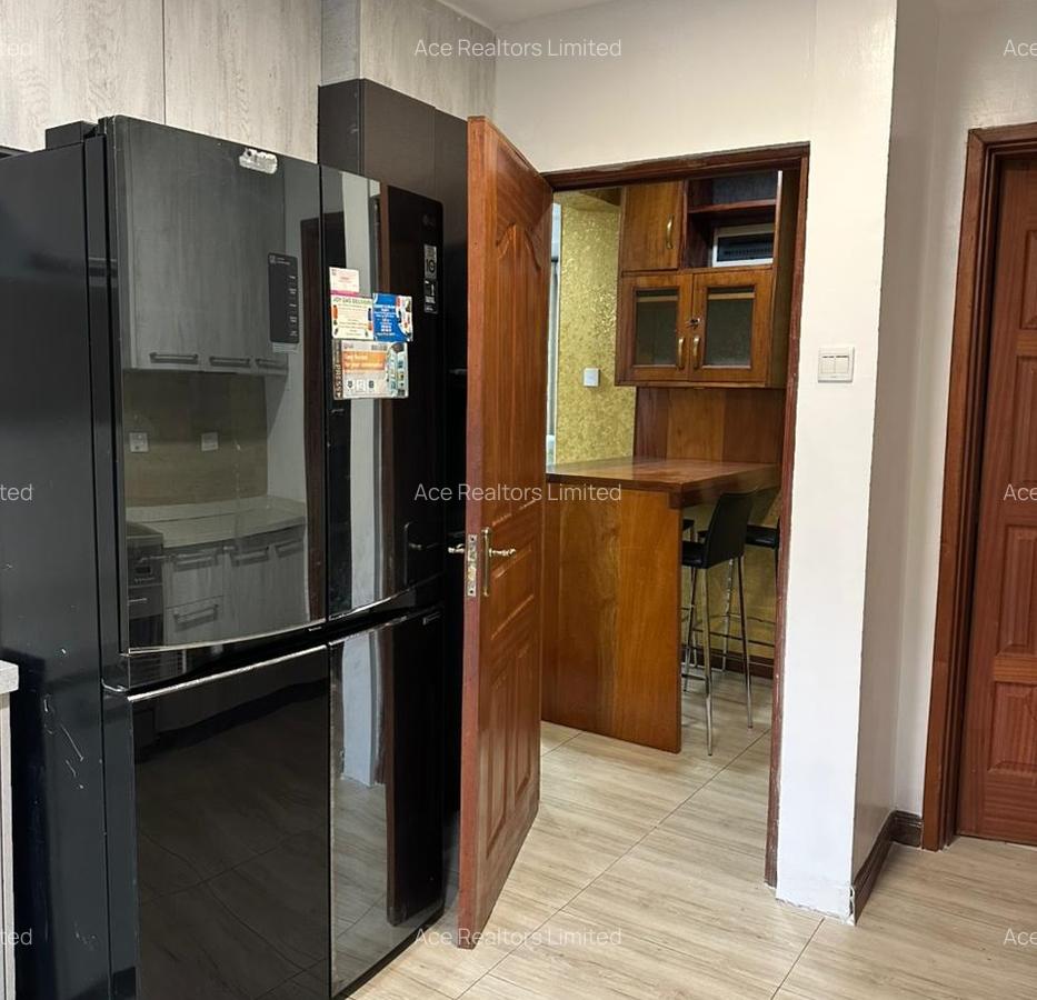 4 Bed Apartment with En Suite at Lavington Duplex - 6