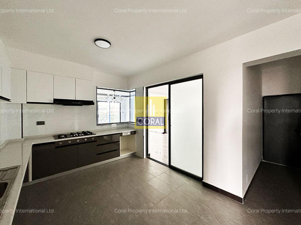 3 Bed Apartment with En Suite in Lavington - 6