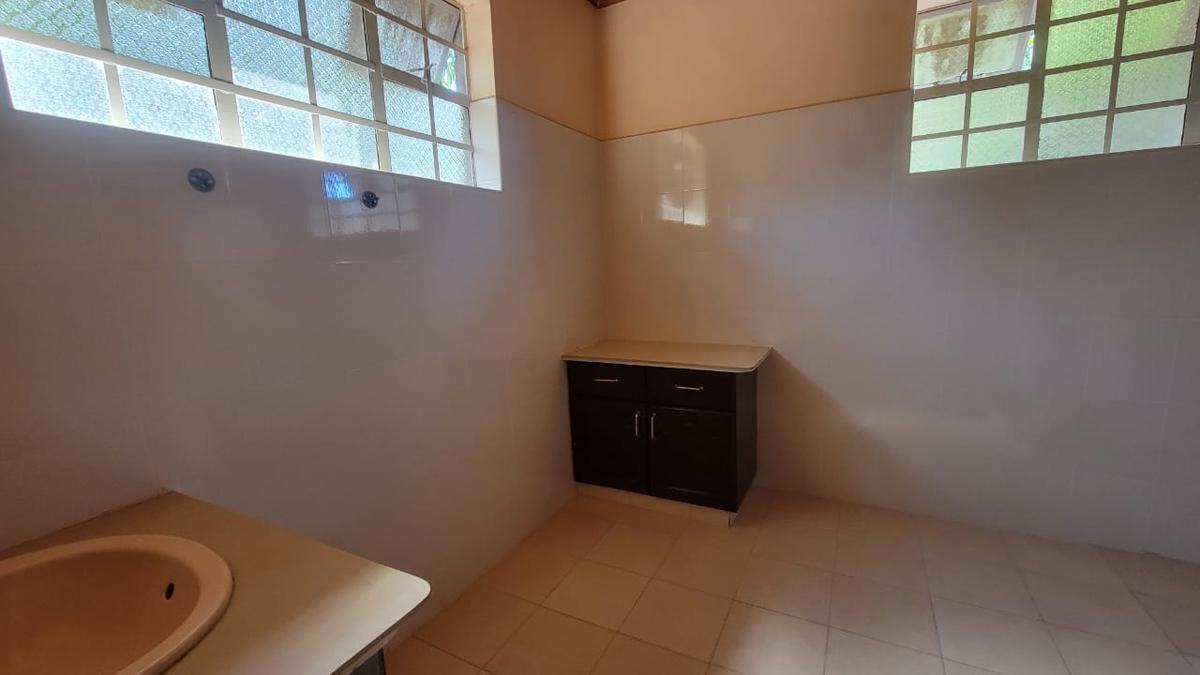 4 Bed House with En Suite in Runda - 15