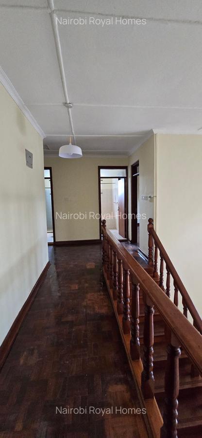 5 Bed Townhouse with En Suite at Lavington - 6