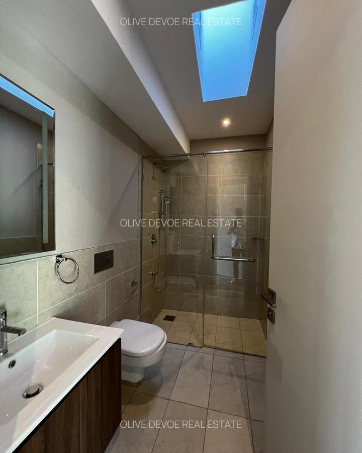 4 Bed Villa with En Suite in Runda - 5