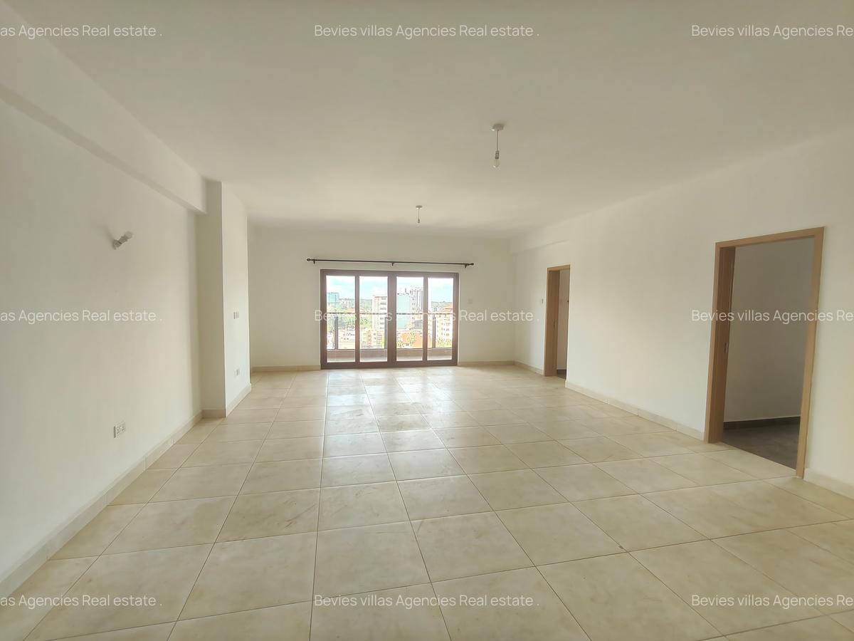 3 Bed Apartment with En Suite at Parklands - 2