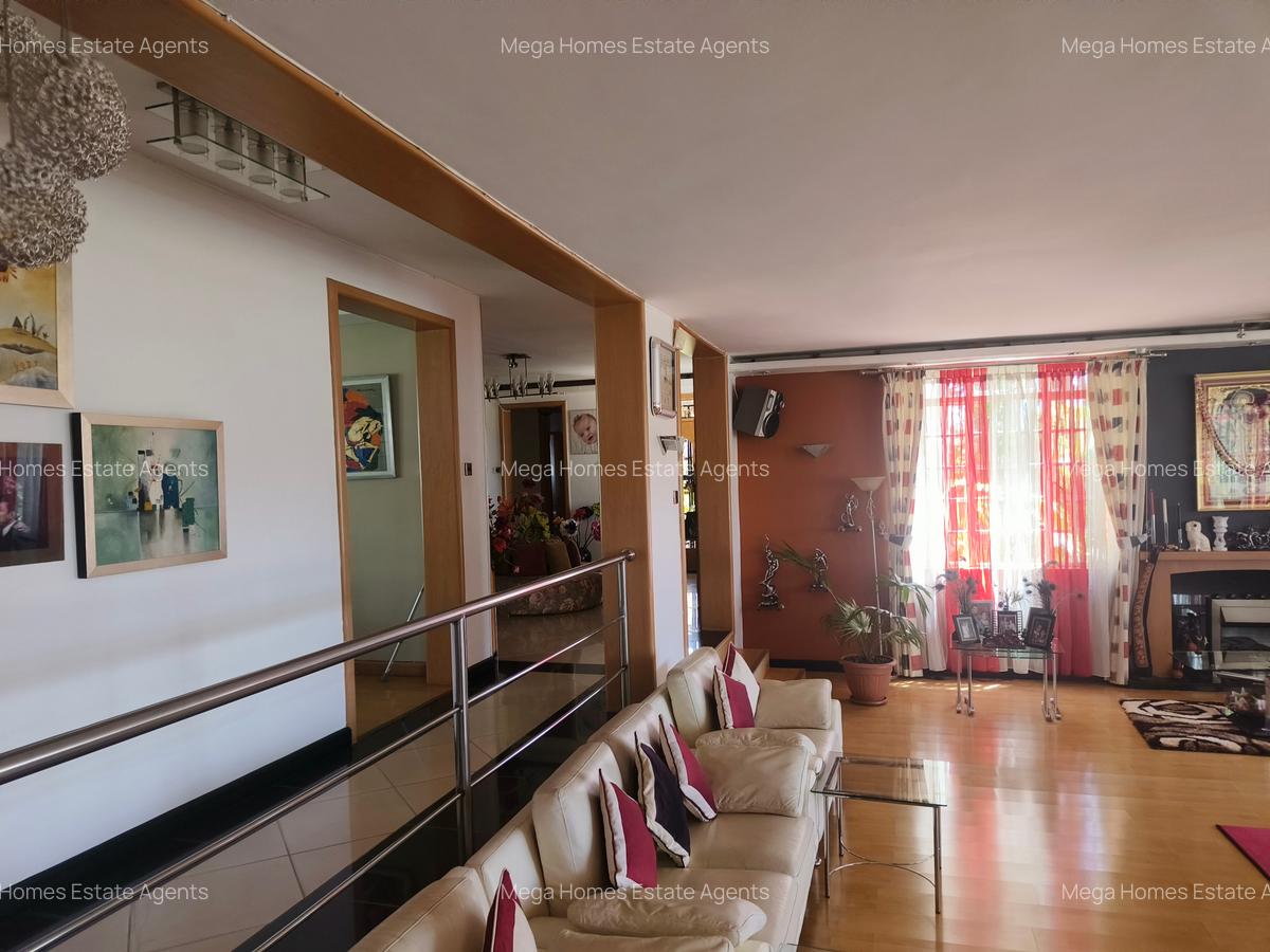 5 Bed House with En Suite in Runda - 14