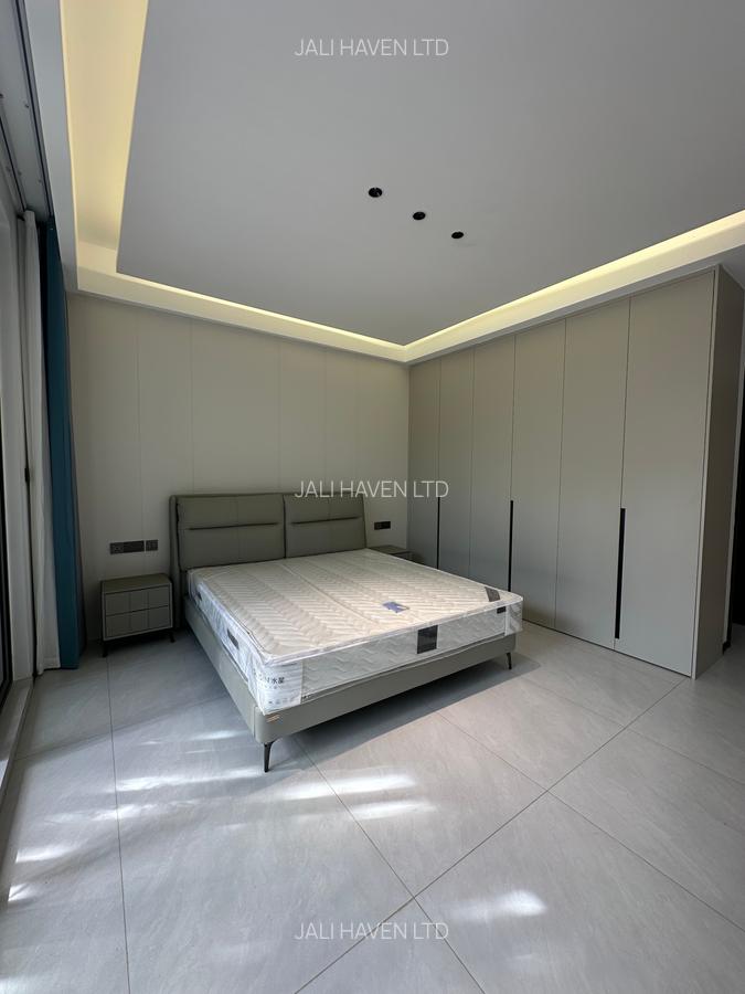 5 Bed Villa with En Suite in Lavington - 13