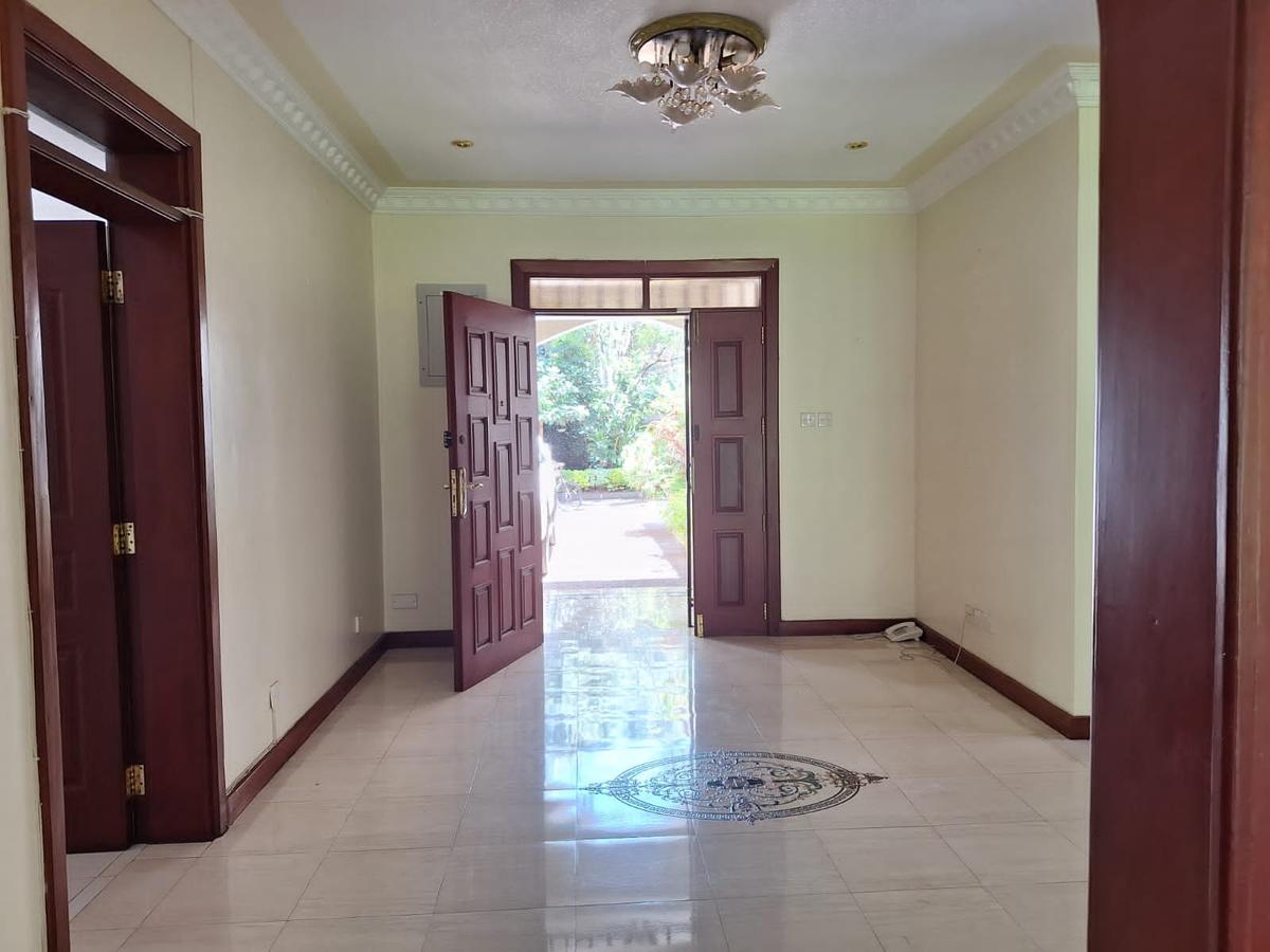 5 Bed Townhouse with En Suite in Lavington - 7