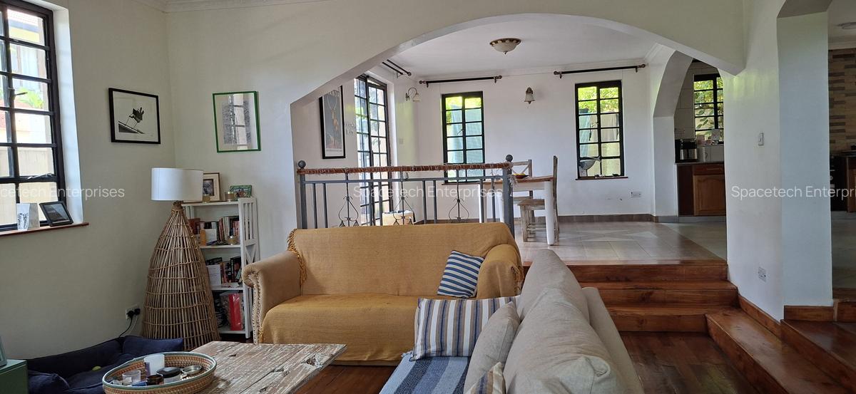 5 Bed Townhouse with En Suite in Kyuna - 6