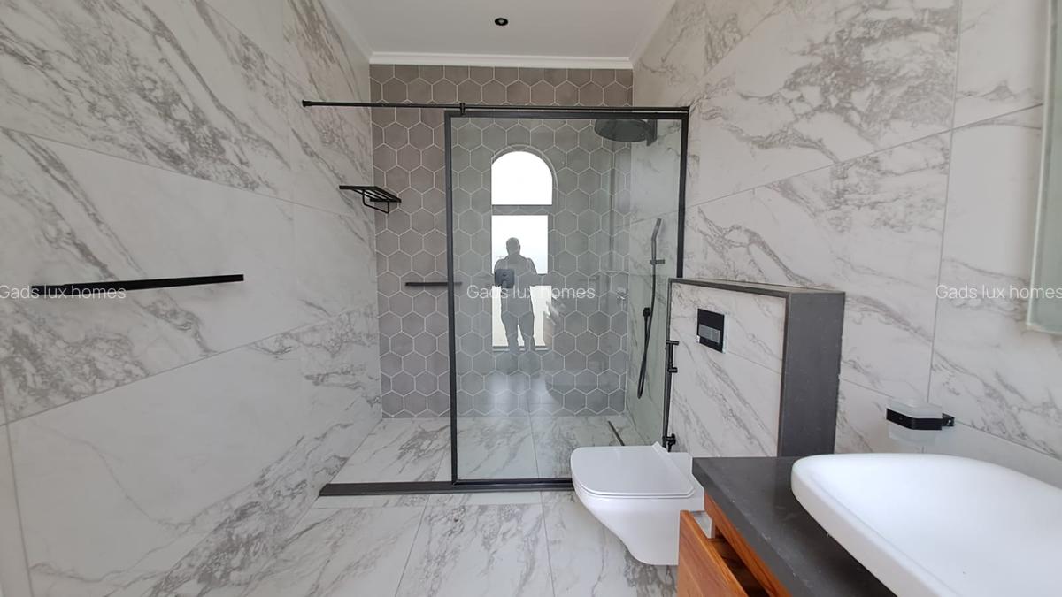 5 Bed Villa with En Suite at Loresho - 6