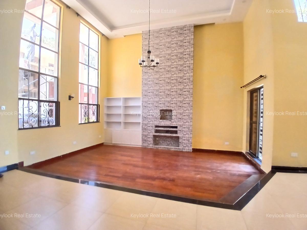 5 Bed Townhouse with En Suite in Lavington - 9