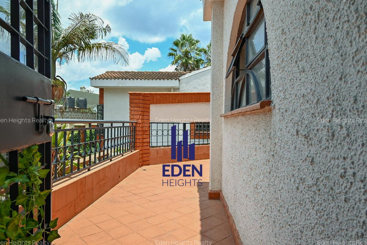 5 Bed Townhouse with En Suite in Lavington - 13