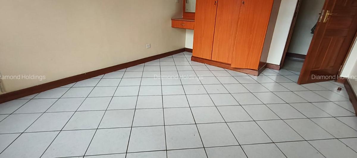 3 Bed Apartment with En Suite at Parklands - 6