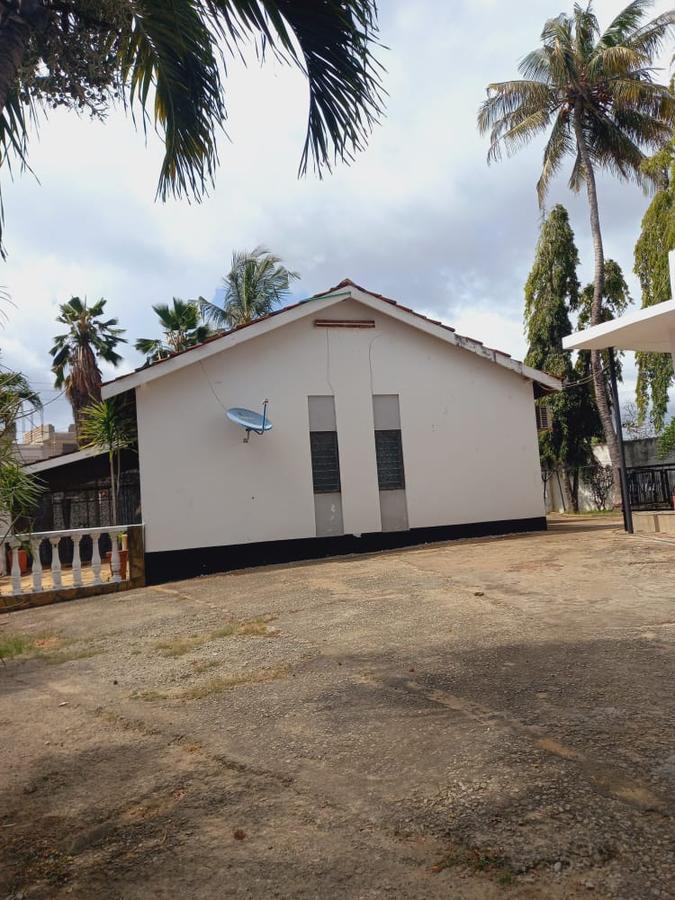 3 Bed House with En Suite in Nyali Area - 8