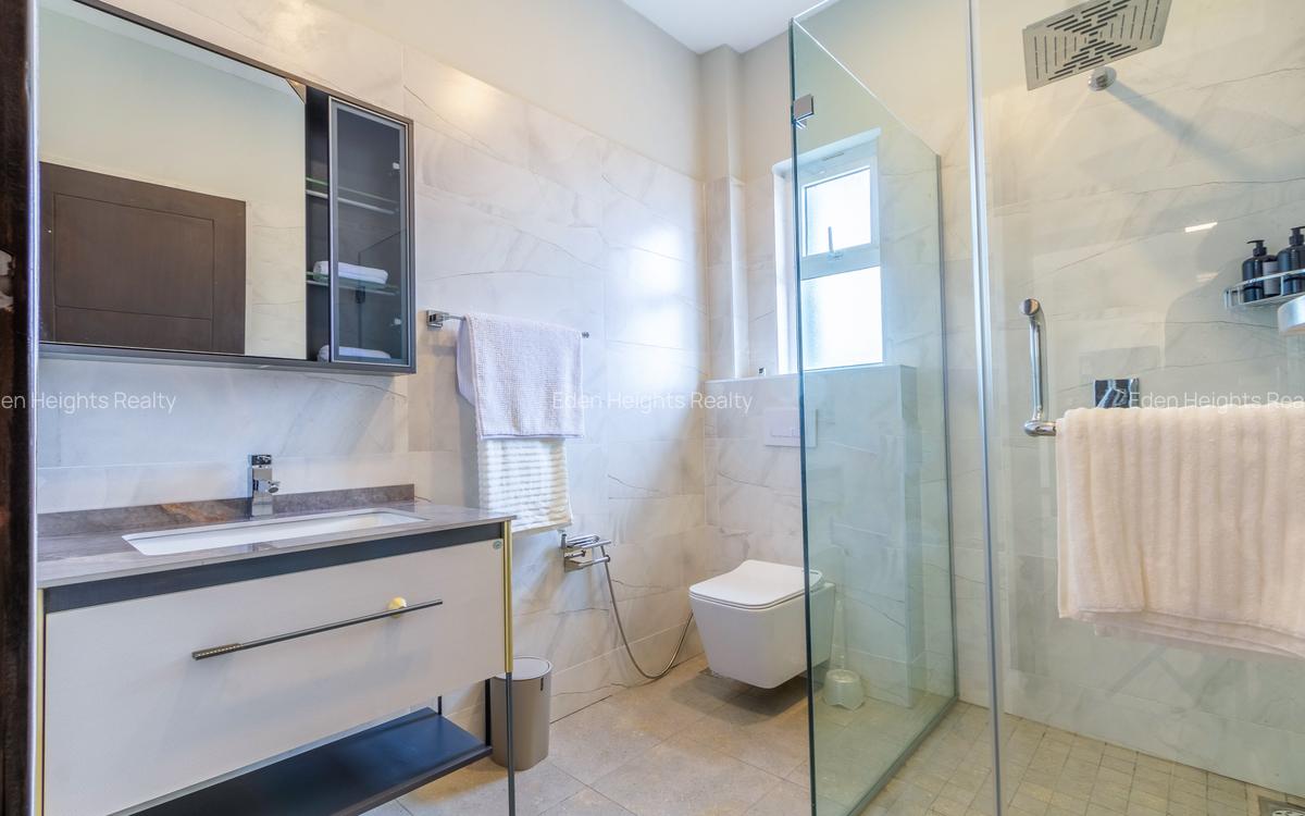 2 Bed Apartment with En Suite in Riverside - 13