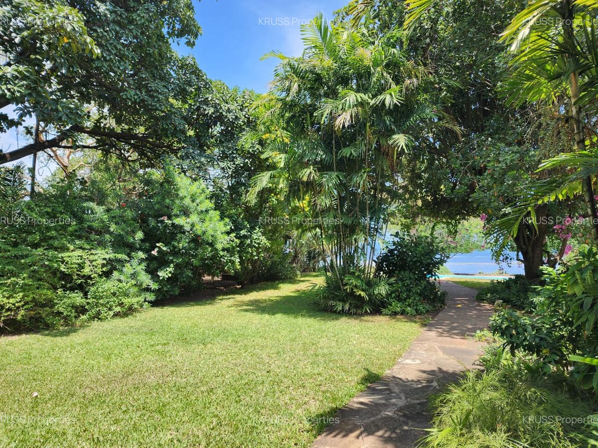 3 Bed Apartment with En Suite at Ar185 - 4