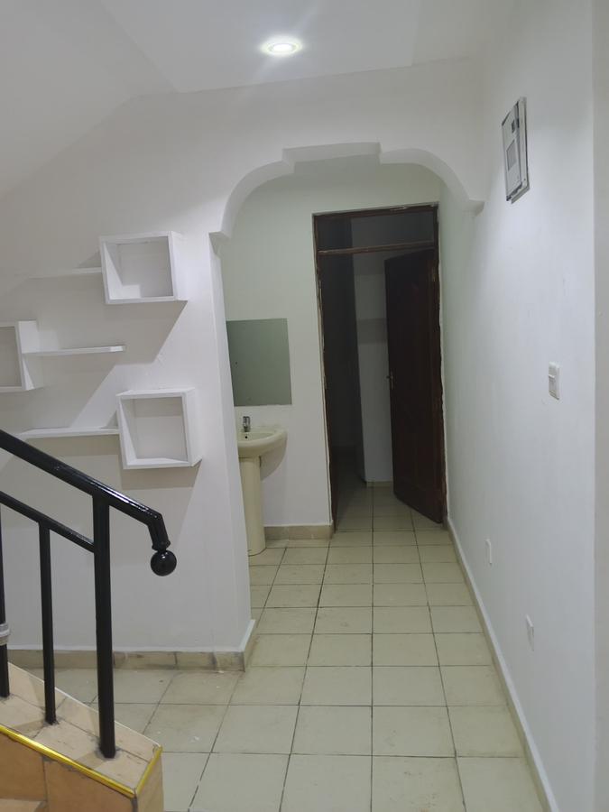 5 Bed Townhouse with En Suite at Kalembe Street - 7