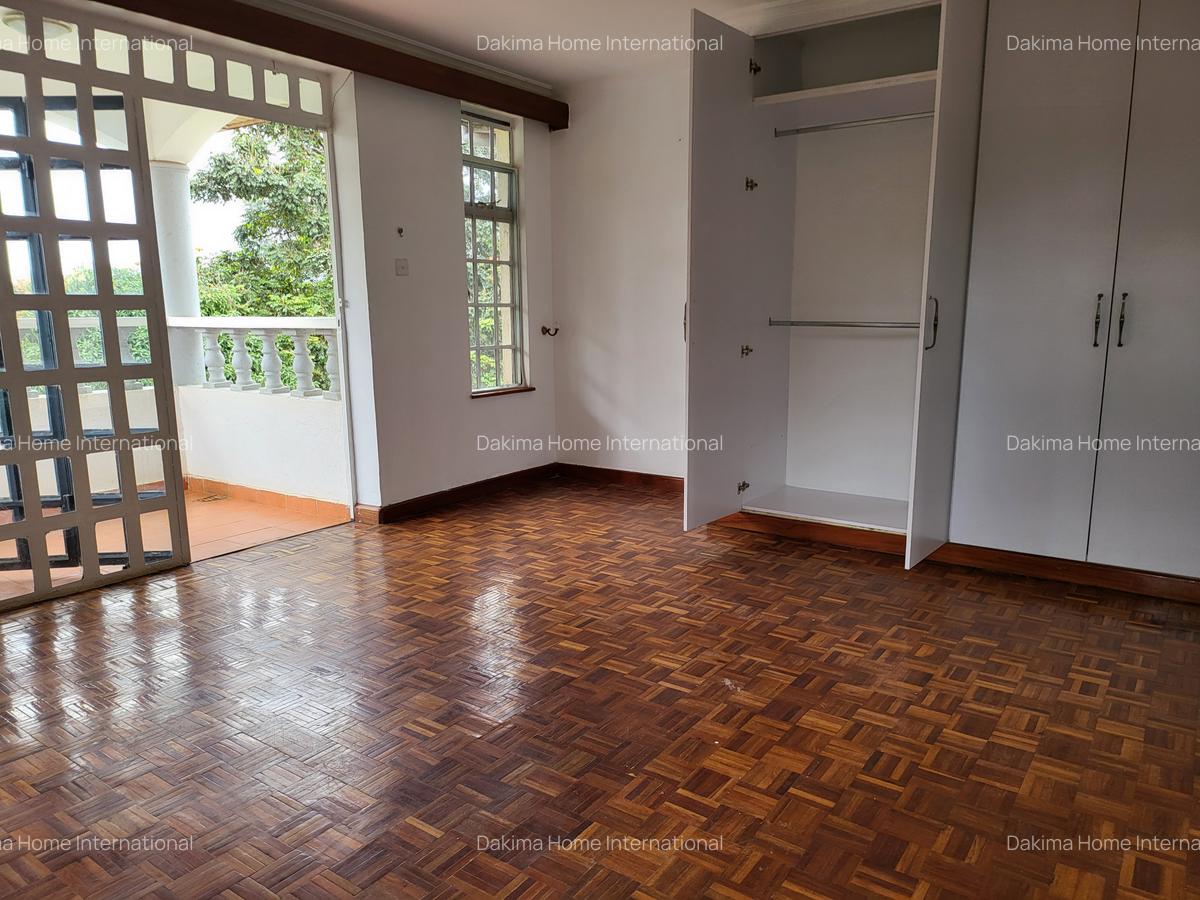 4 Bed Townhouse with En Suite in Rosslyn - 10