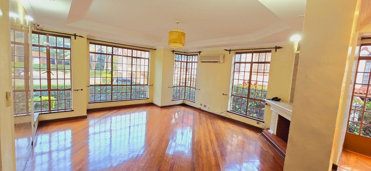 5 Bed Townhouse with En Suite at Off Convent Drive - 8