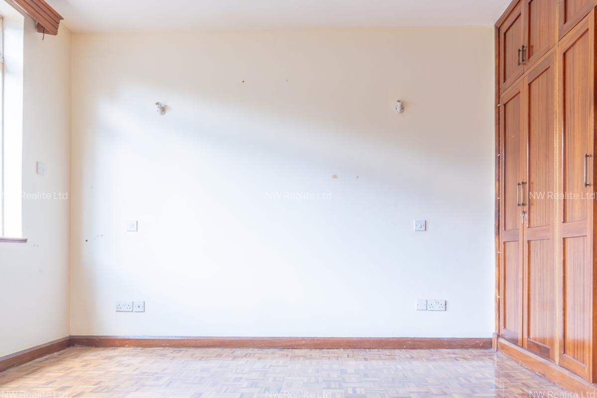 3 Bed House with En Suite in Westlands Area - 3