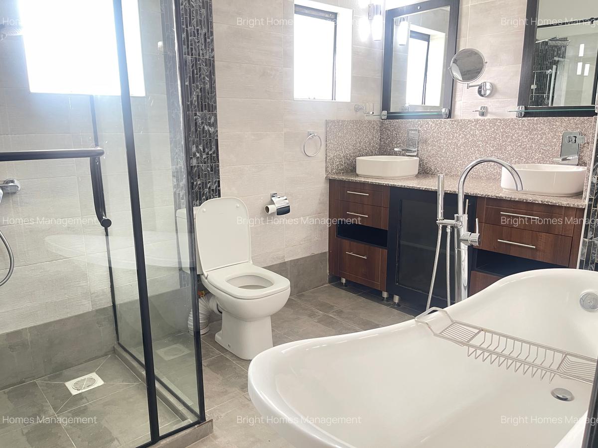 4 Bed Villa with En Suite in Runda - 6