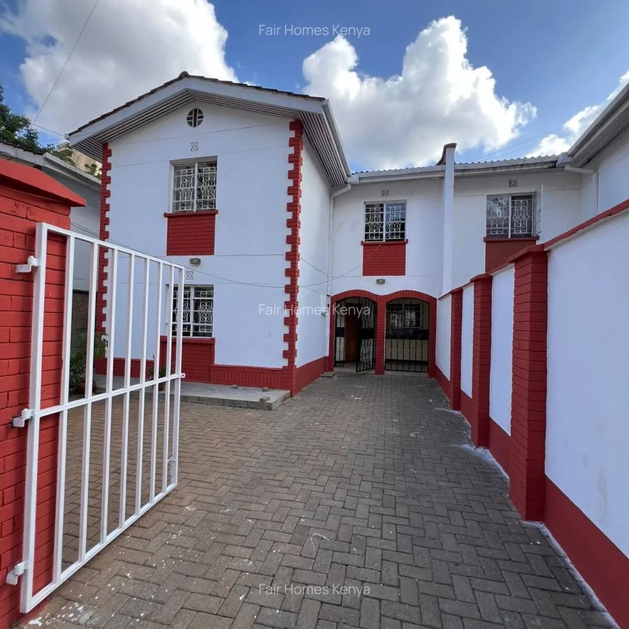 4 Bed Townhouse with En Suite at Valley Arcade - 1