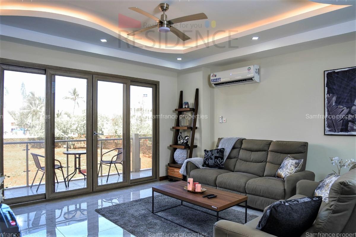 Serviced 2 Bed Apartment with En Suite at Baobab Road - 3