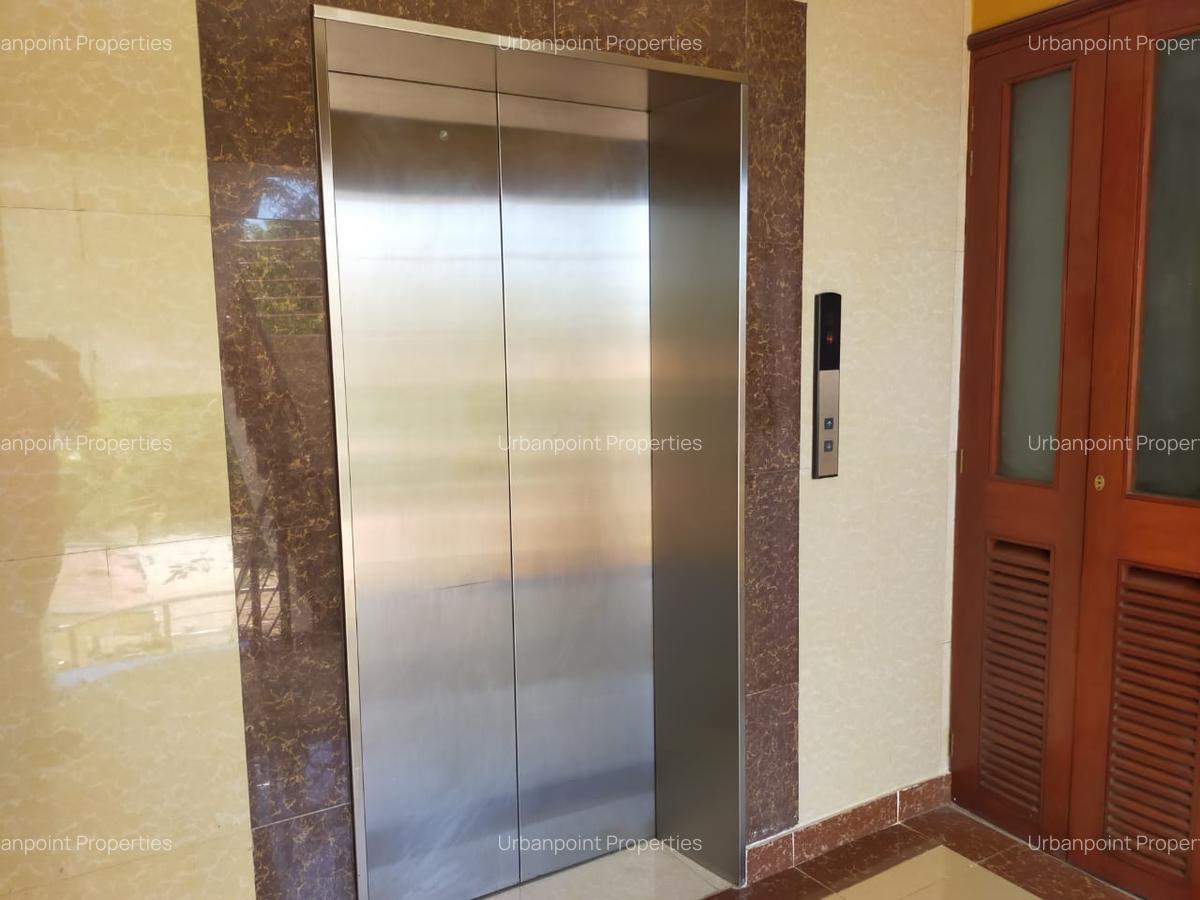 Serviced 2 Bed Apartment with En Suite in Nyali Area - 4