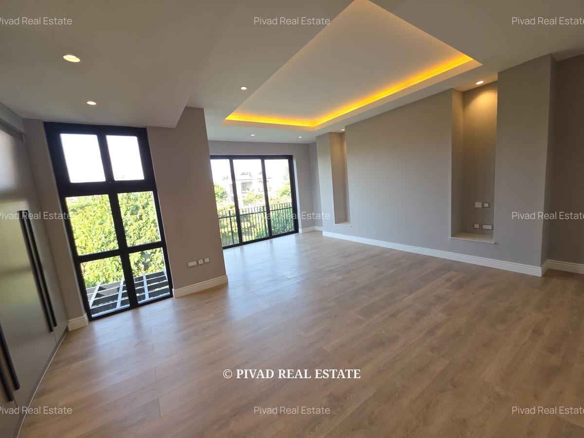 5 Bed House with Swimming Pool in Runda - 4