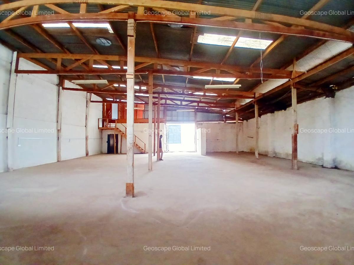 7,000 ft² Warehouse with Backup Generator in Industrial Area - 6