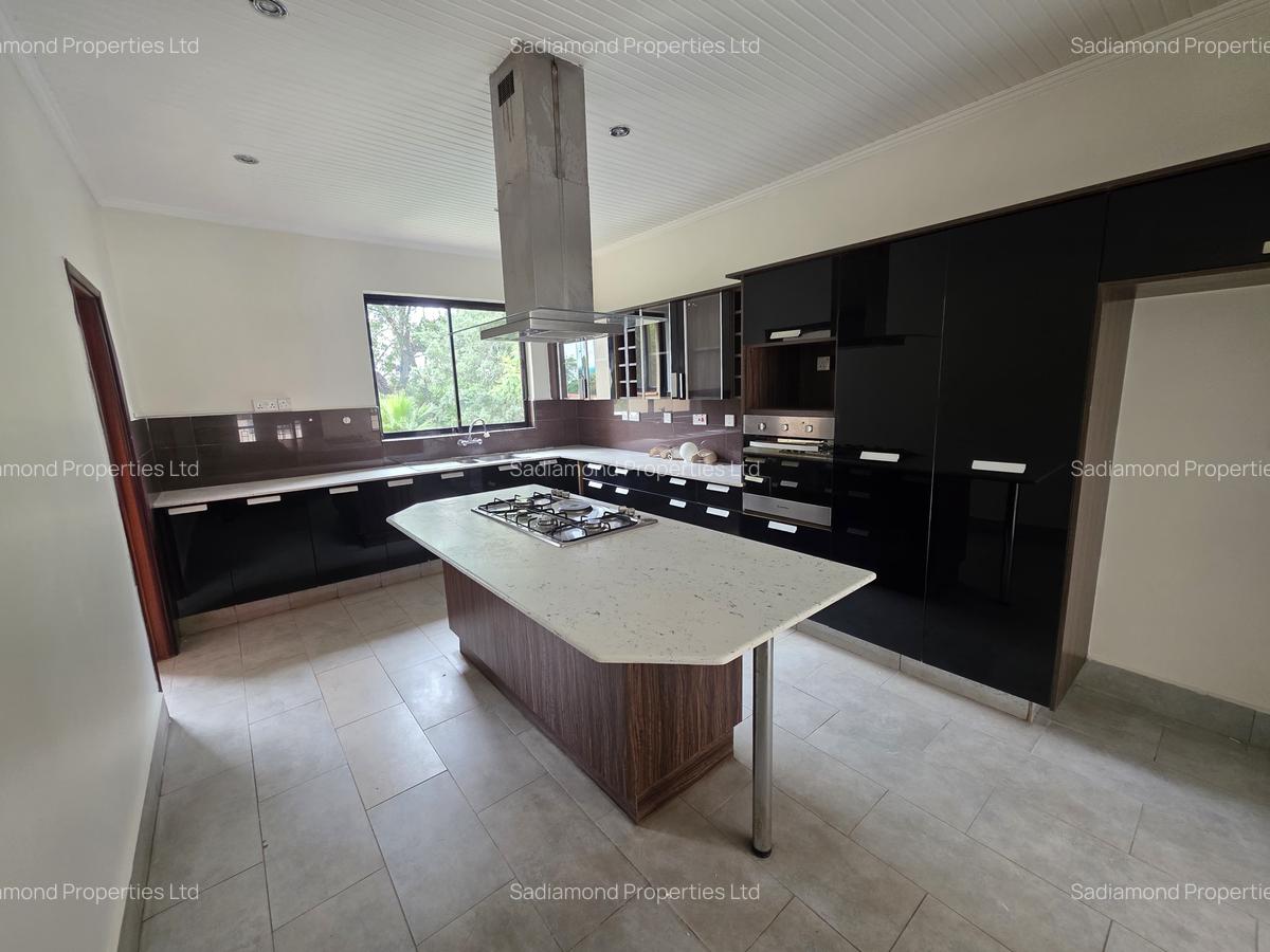 3 Bed Apartment with En Suite in Rhapta Road - 3