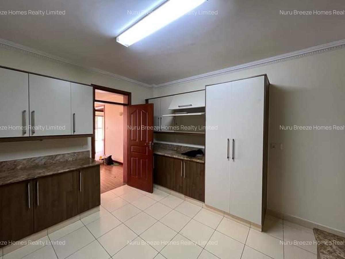 3 Bed Apartment with En Suite in Riverside - 20