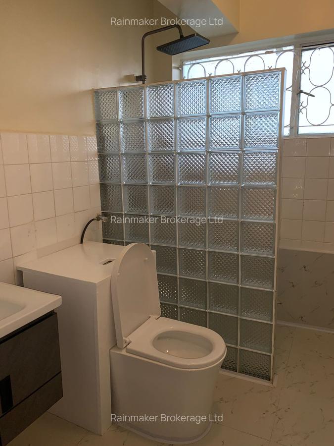 4 Bed House with En Suite in Gigiri - 11