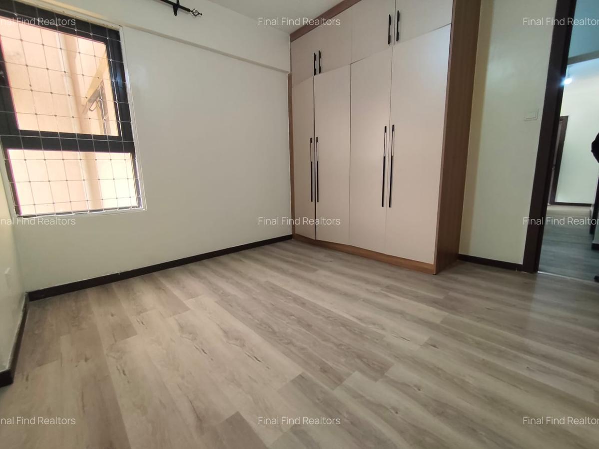 4 Bed Apartment with En Suite in Parklands - 4