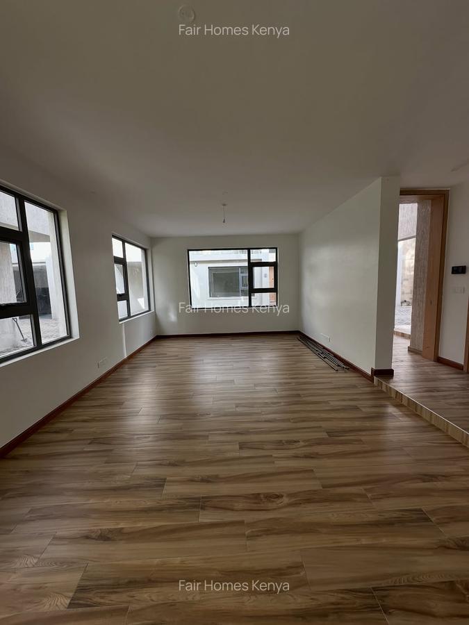 6 Bed Townhouse with En Suite at Lavington Green - 3