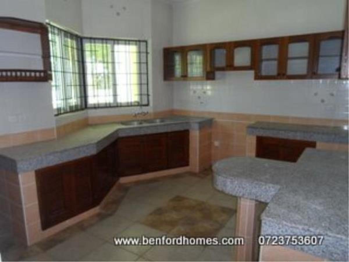 Furnished 3 Bed Apartment with En Suite at Area - 5