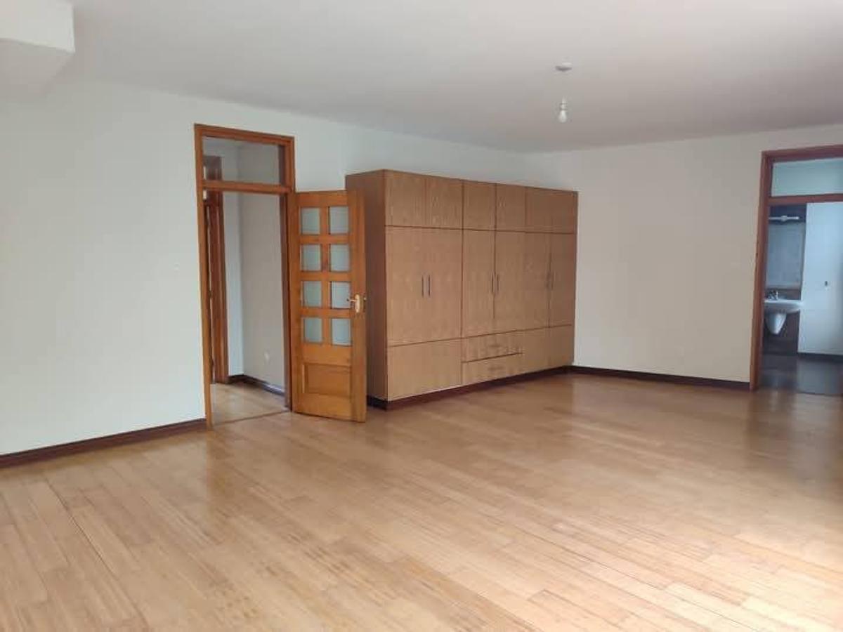 1 Bed House with En Suite at Karen Road - 10