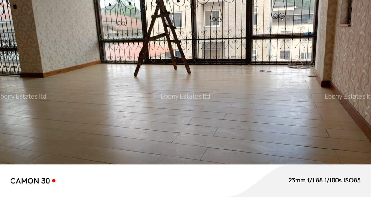 5 Bed Townhouse with En Suite in Lavington - 3