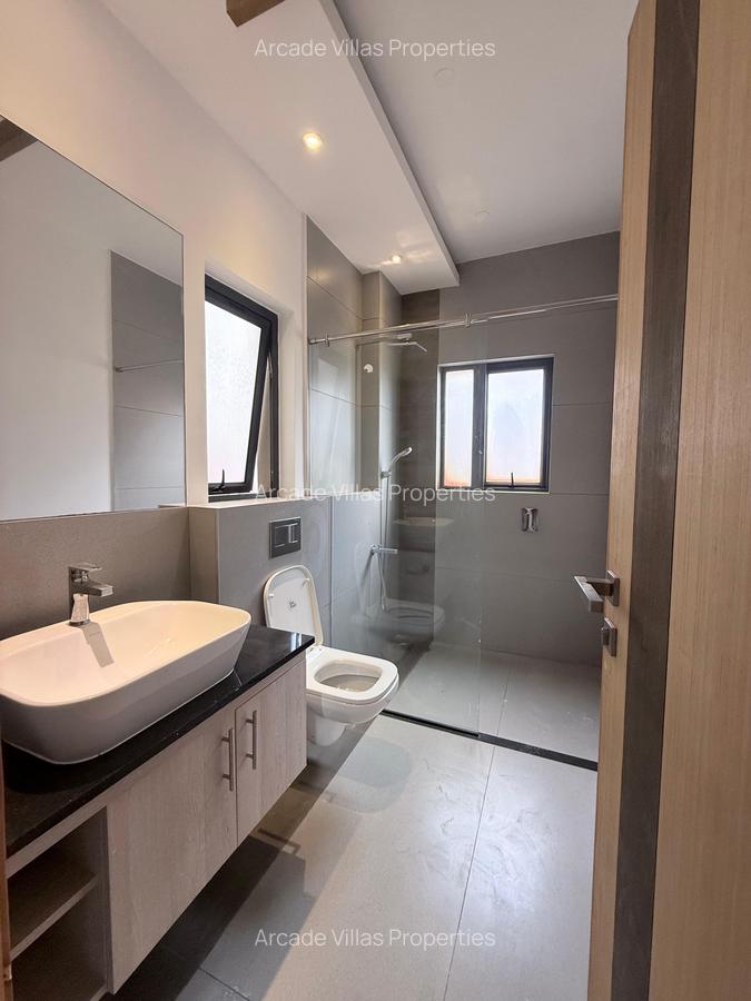 3 Bed Apartment with En Suite in Kileleshwa - 15