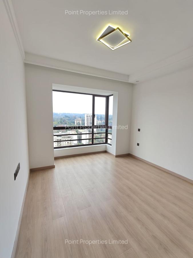 2 Bed Apartment with En Suite in Riverside - 10