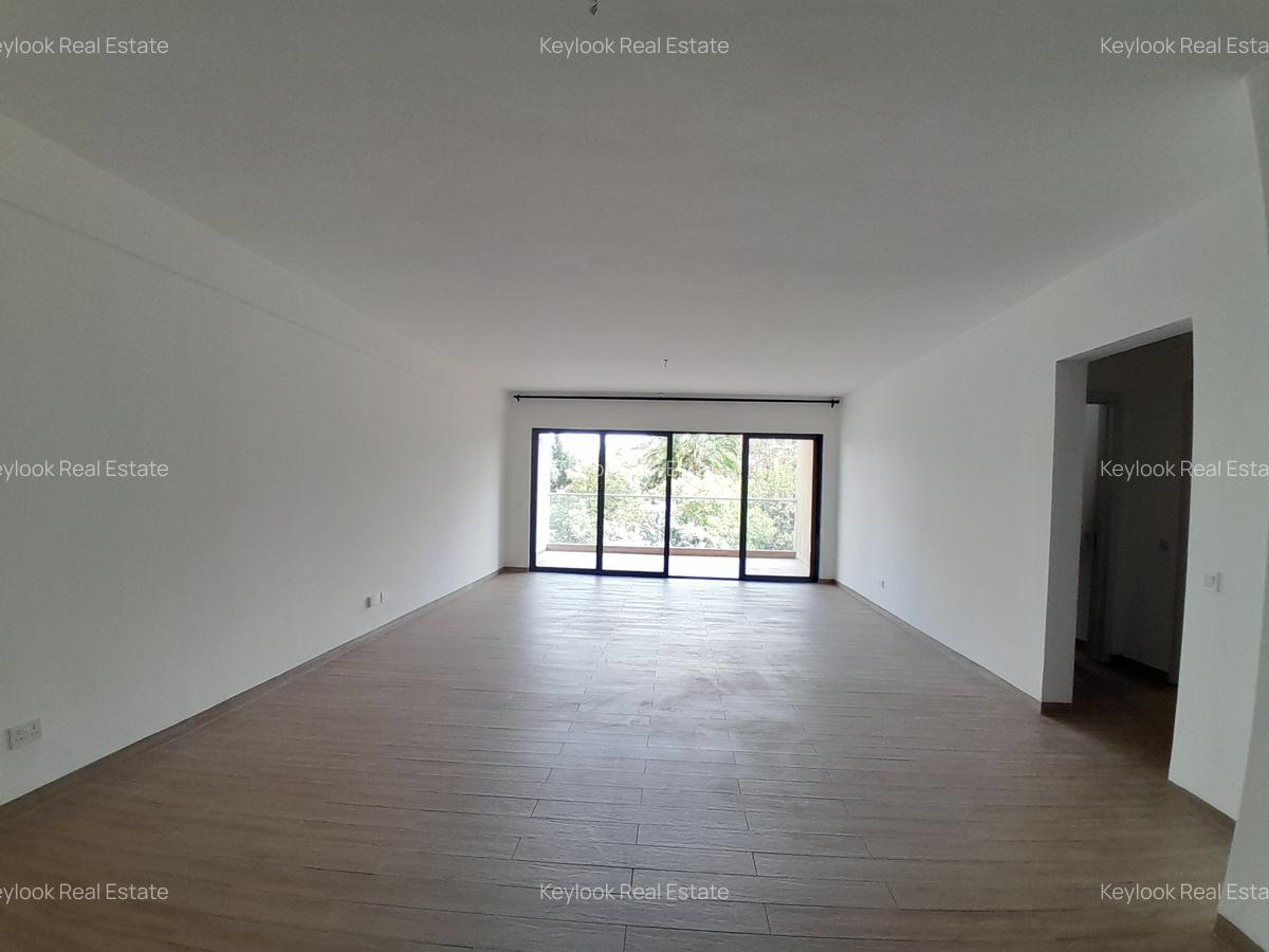 3 Bed Apartment with En Suite at Lavington - 2