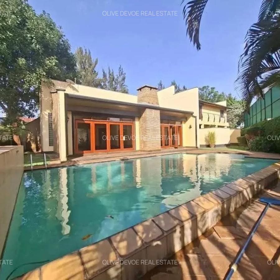 4 Bed House with En Suite in Runda - 1