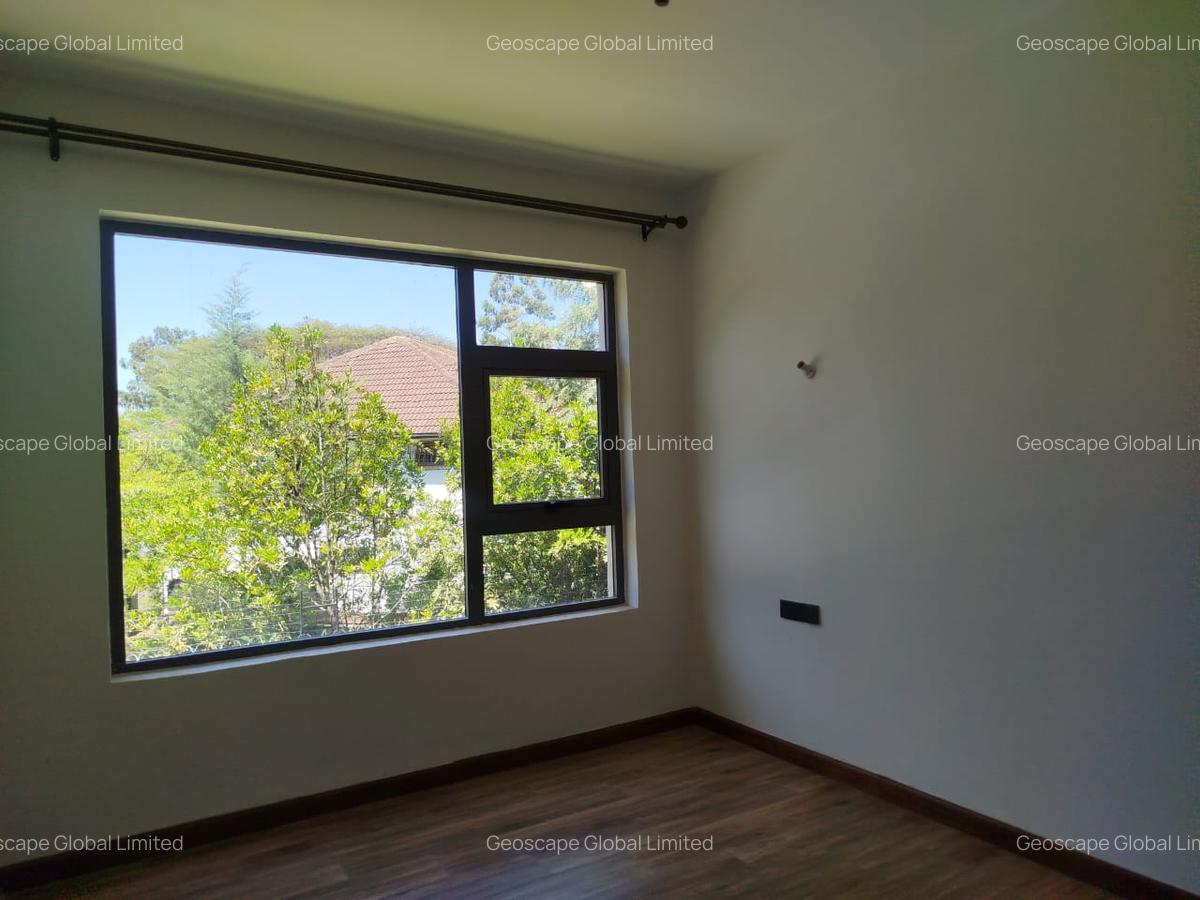 6 Bed Townhouse with En Suite in Lavington - 5