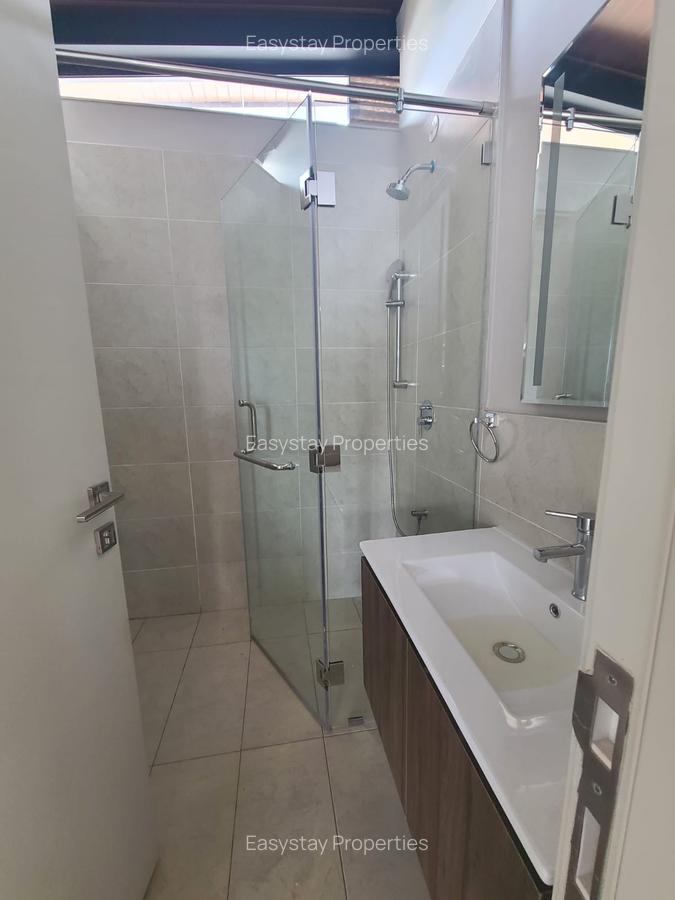 3 Bed Villa with En Suite in Runda - 12