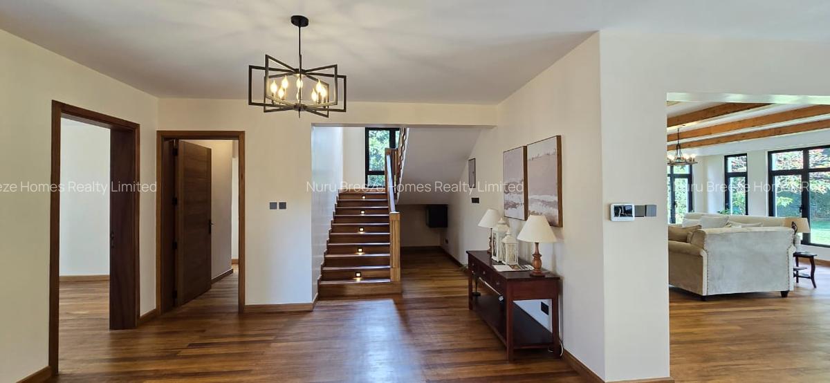 5 Bed House with En Suite in Runda - 14