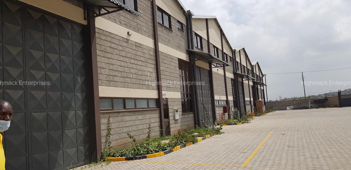 9,000 ft² Warehouse with Service Charge Included at North Airport Road - 1