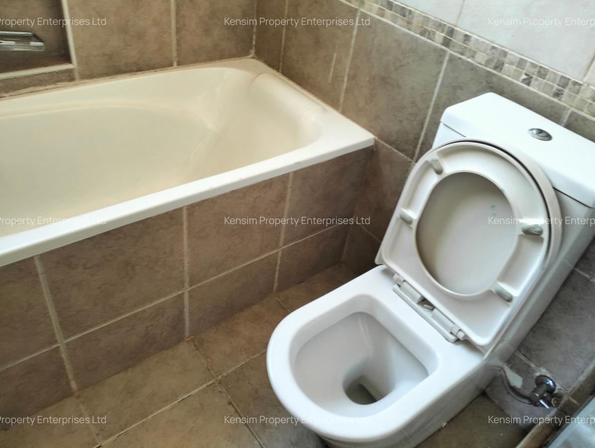 5 Bed Townhouse with En Suite in Lavington - 12