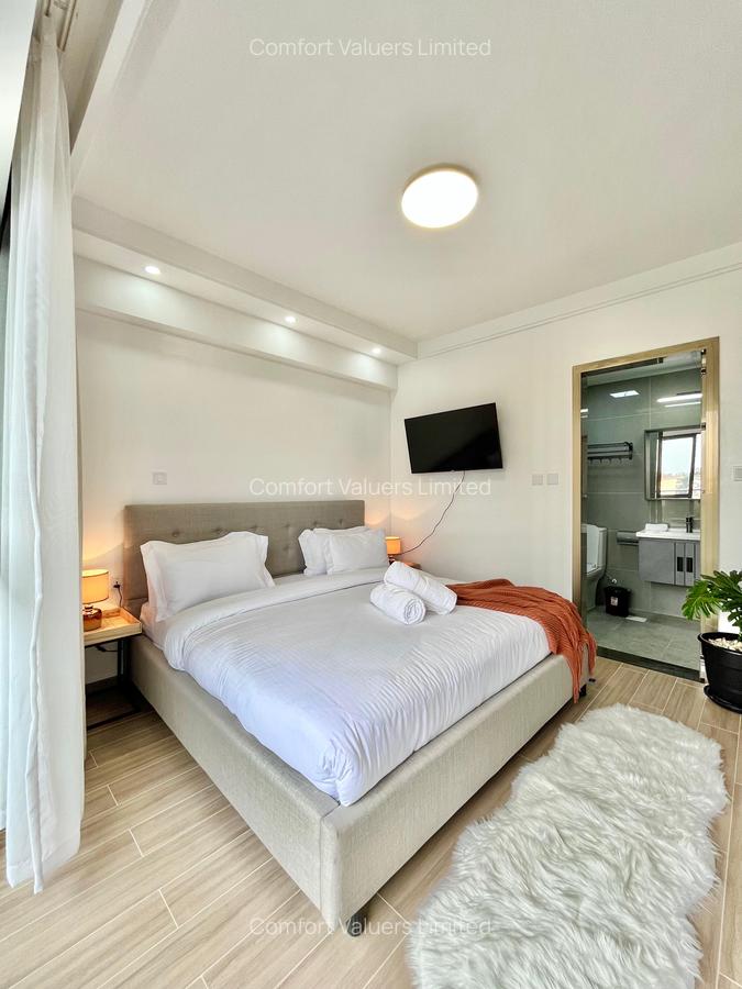 Serviced 2 Bed Apartment with En Suite at Riverside Drive - 3