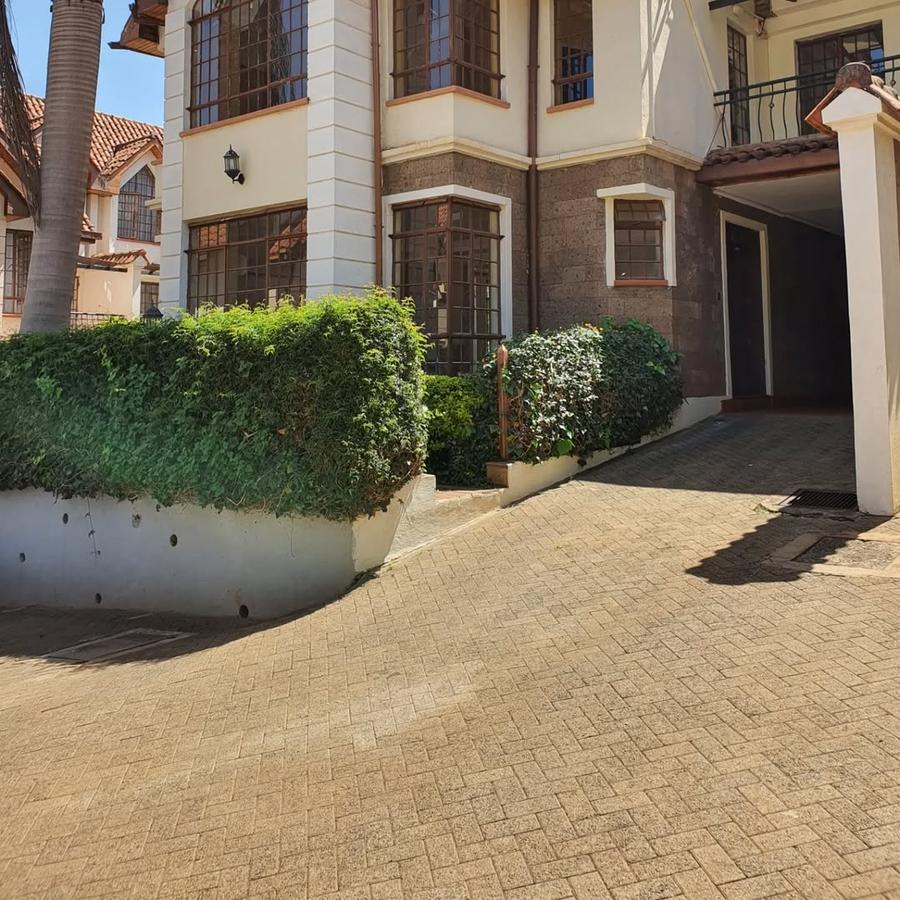 5 Bed Townhouse with En Suite at Kabasiran Avenue - 9